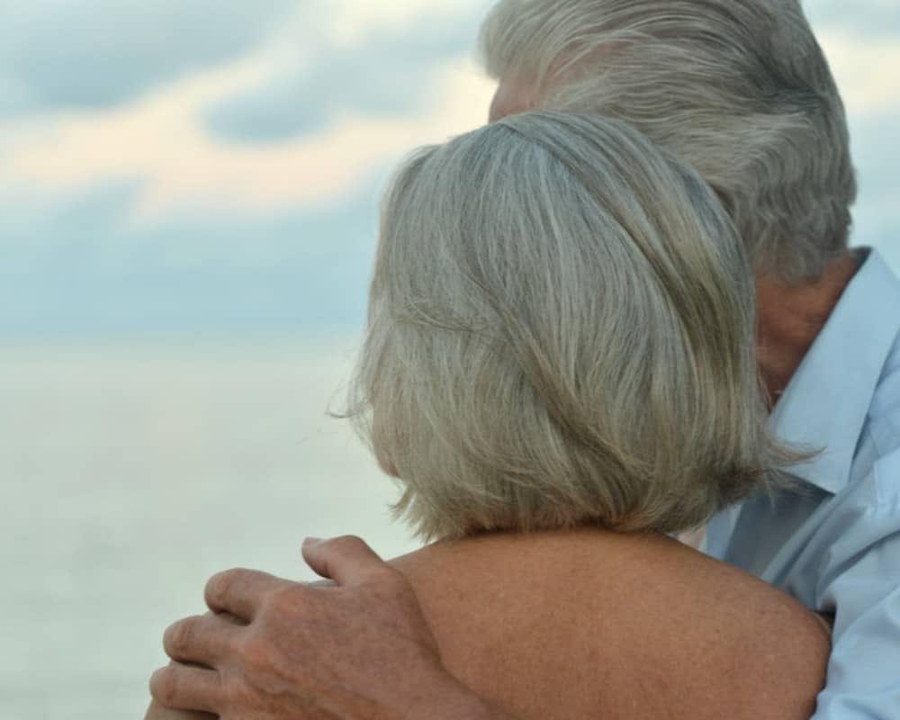 elderly couple_canstockphoto33567745