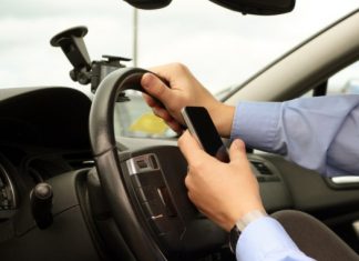 mobile-cell-phone_canstockphoto25259591-525x420.jpg