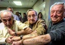 holocaust-survivors-in-the-same-line-at-auschwitz-meet-72-years-later