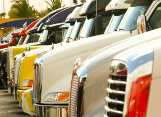 trucking_canstockphoto1663141 1000x800