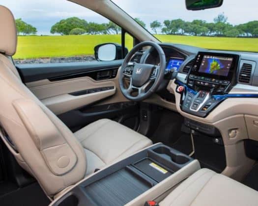 Interior-front-dash-of-2020-Honda-Odyssey_o 525x420