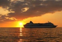 cruise-ship_canstockphoto600228-1000x800-1.jpg