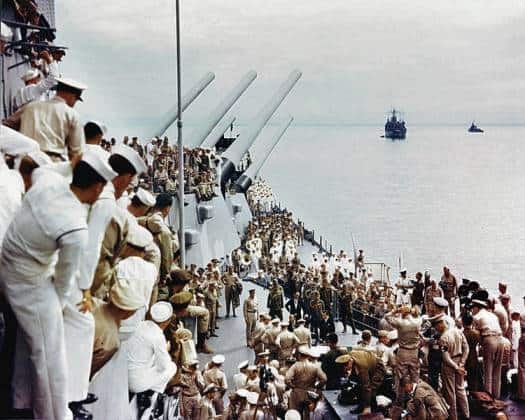 end of wwii celebration uss missouri sep 1945_usnatiomalarchives 525x420