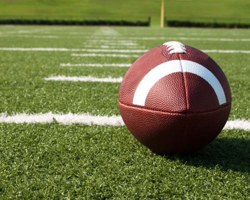 football canstockphoto4265889 1000x800