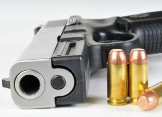 gun-and-ammo_canstockphoto5448778-1000x800-1.jpg