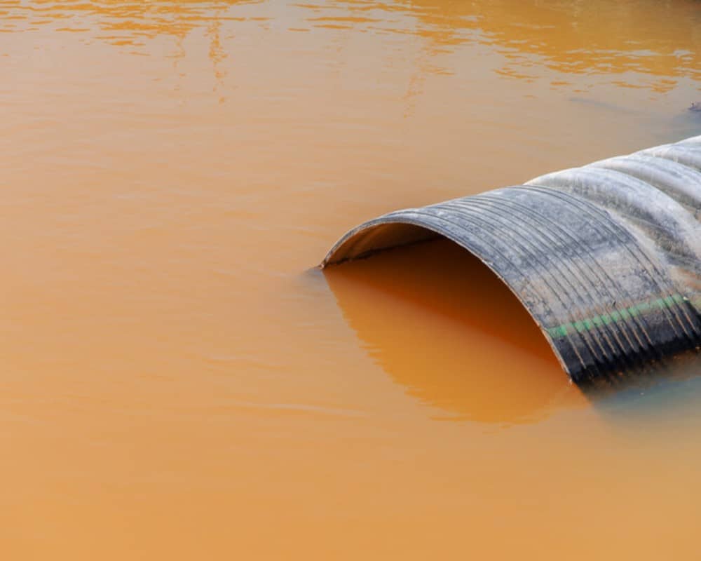 wastewater_canstockphoto14117553 1000x800