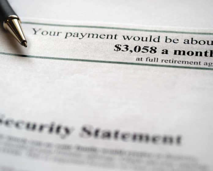 social security statement_canstockphoto89257240 1000x800